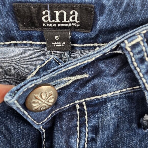 A.n.a A New Approach Women’s Embellished Bootcut Blue Jeans Size 6 Denim - Picture 5 of 6